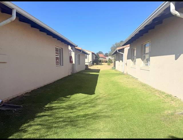 2 BEDROOM TOWNHOUSE FOR SALE IN ELSPARK